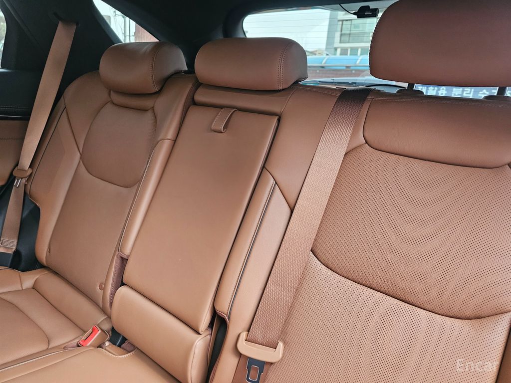 Genesis GV70 2.5T Gasoline 2WD 2024