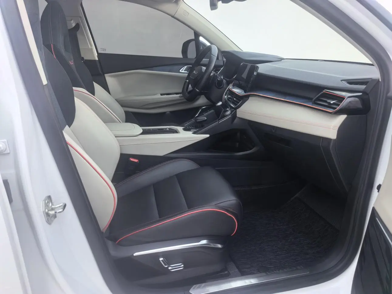 Lynk & Co 06 2020 1.5T Shine Halo