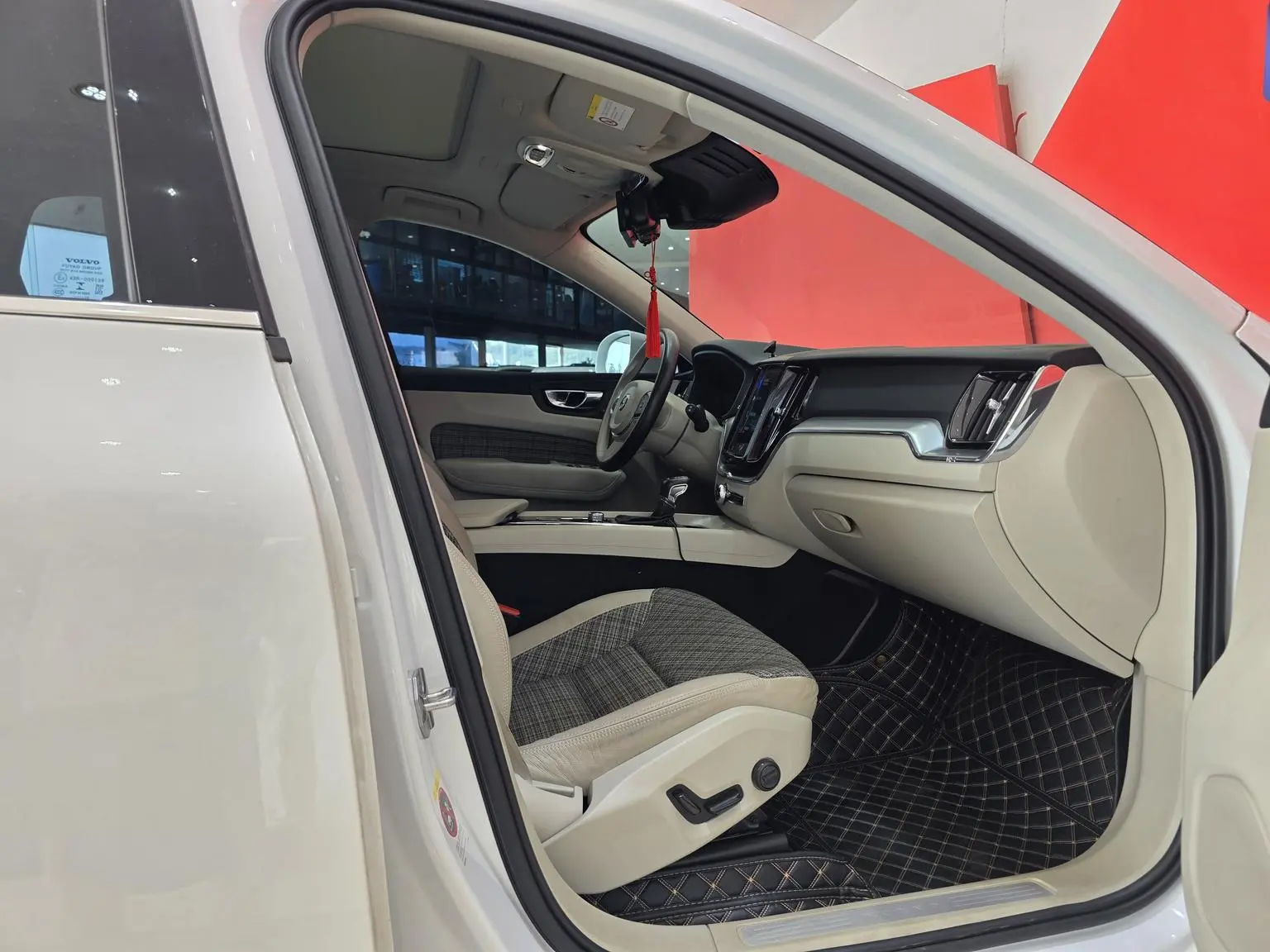 Volvo XC60 2019 T4 Smart China V