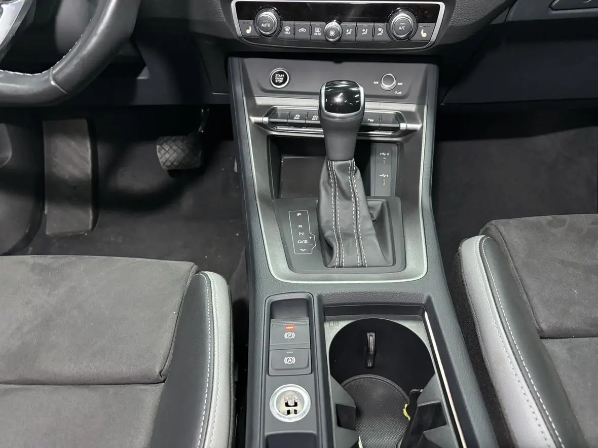 Audi Q3 2022 35 TFSI Dynamic Fashion