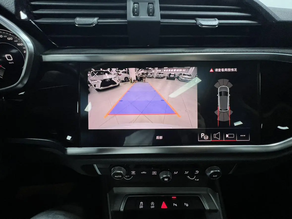 Audi Q3 2022 35 TFSI Dynamic Fashion