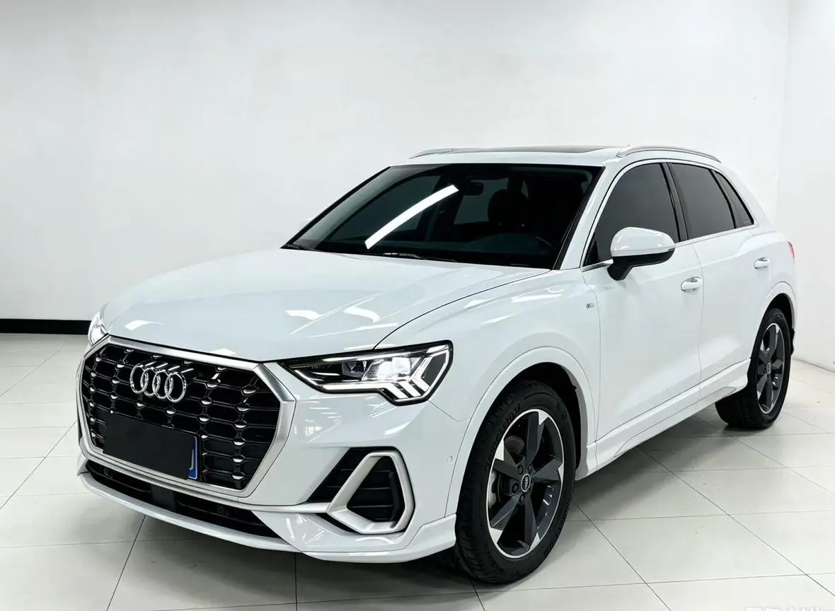 Audi Q3 2022 35 TFSI Dynamic Fashion