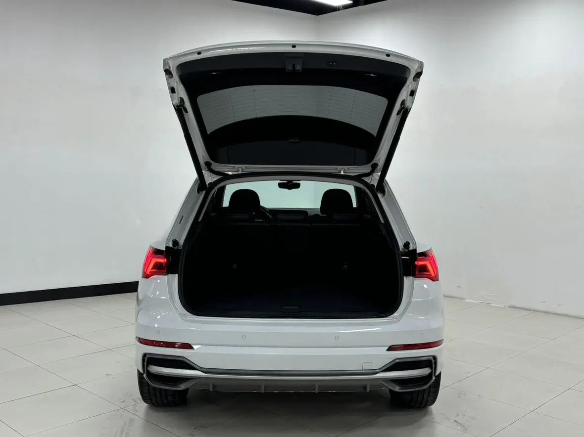 Audi Q3 2022 35 TFSI Dynamic Fashion