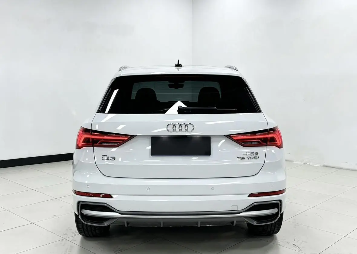 Audi Q3 2022 35 TFSI Dynamic Fashion