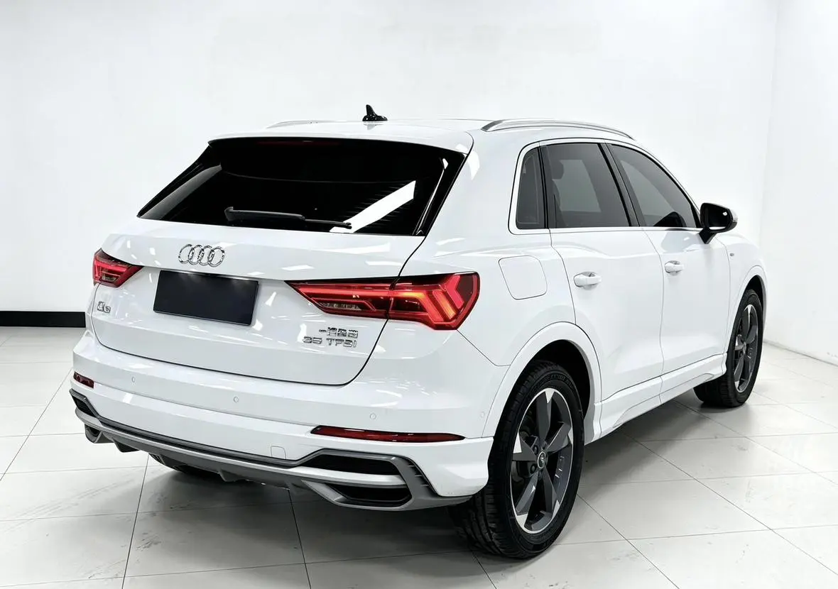 Audi Q3 2022 35 TFSI Dynamic Fashion