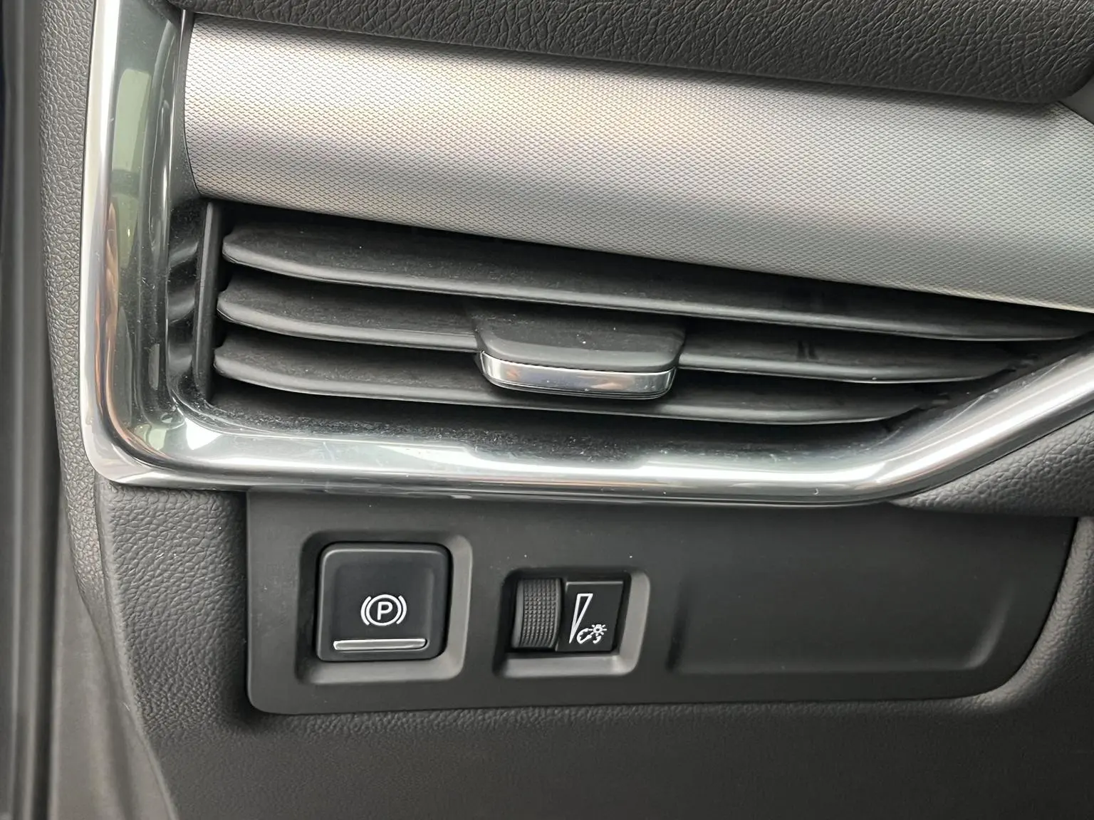 Cadillac XT4 2021 28T 2WD Leading