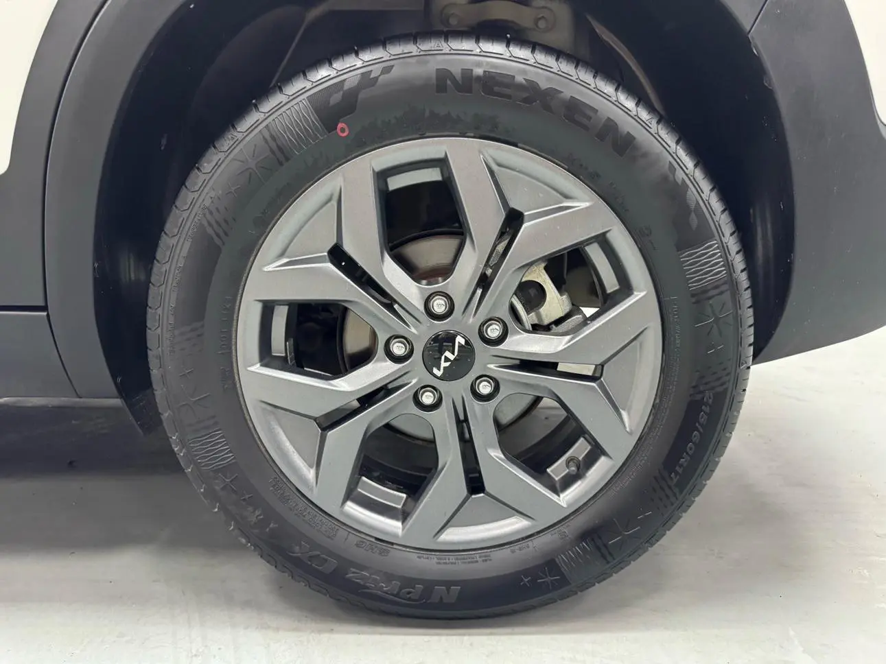 Kia 2023 1.5L IVT Luxury