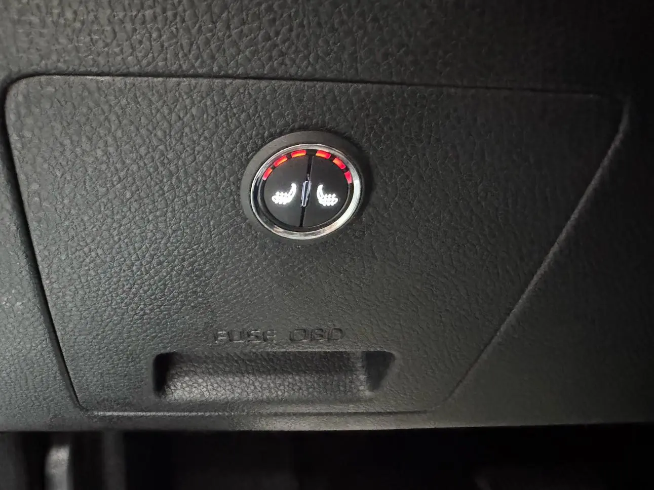 Kia 2023 1.5L IVT Luxury