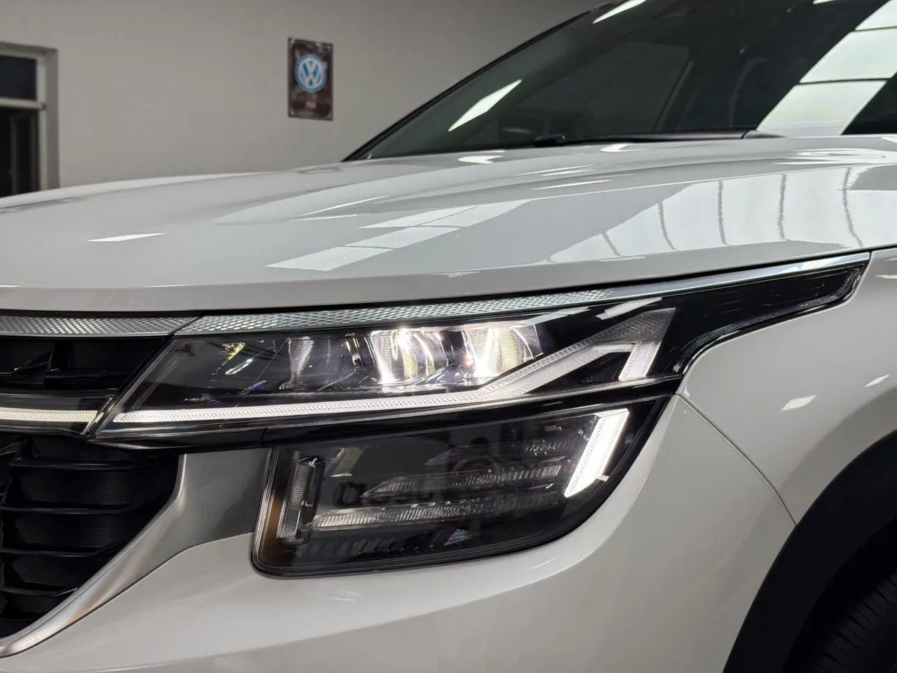 Kia 2023 1.5L IVT Luxury