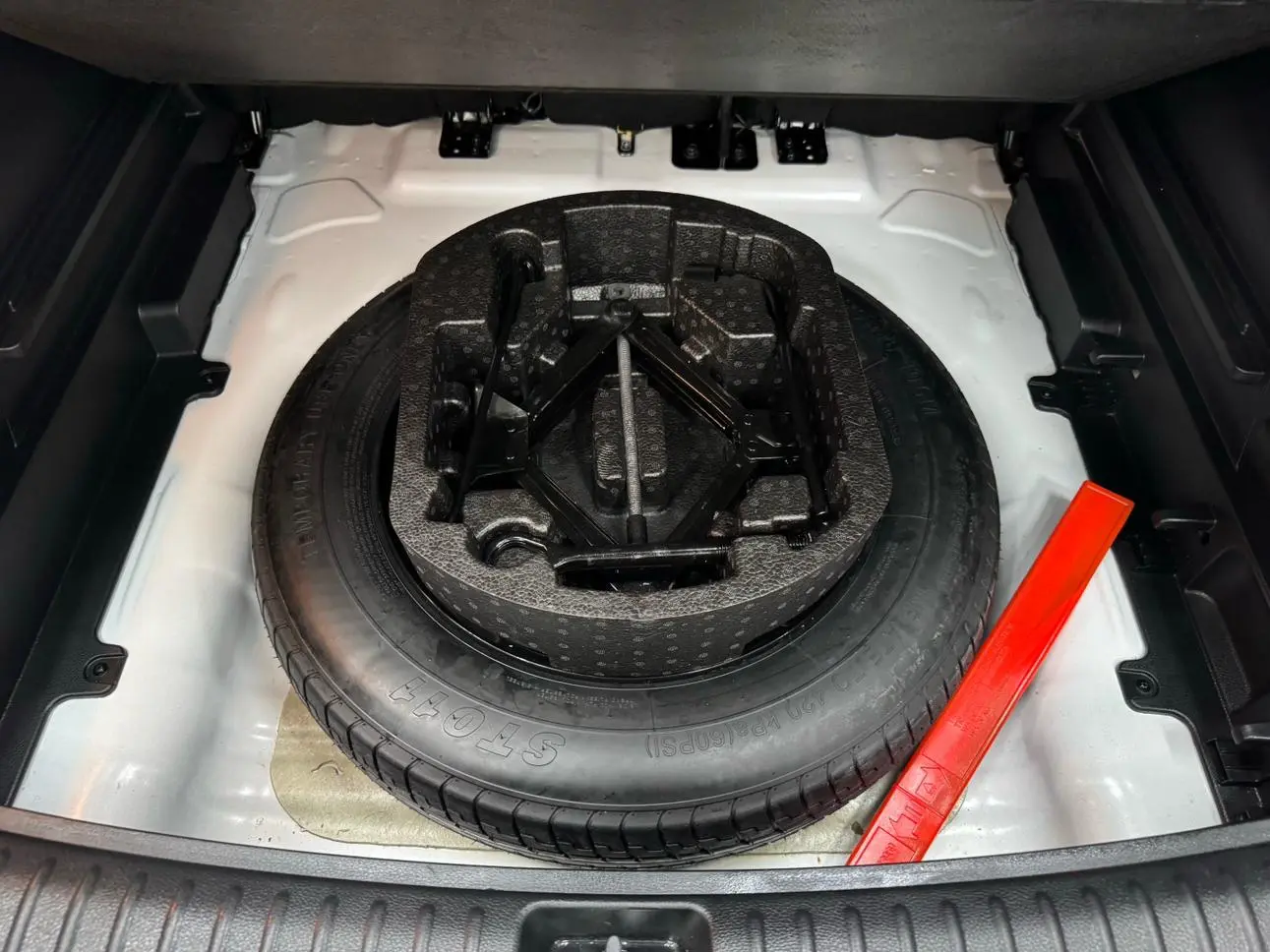 Kia 2023 1.5L IVT Luxury