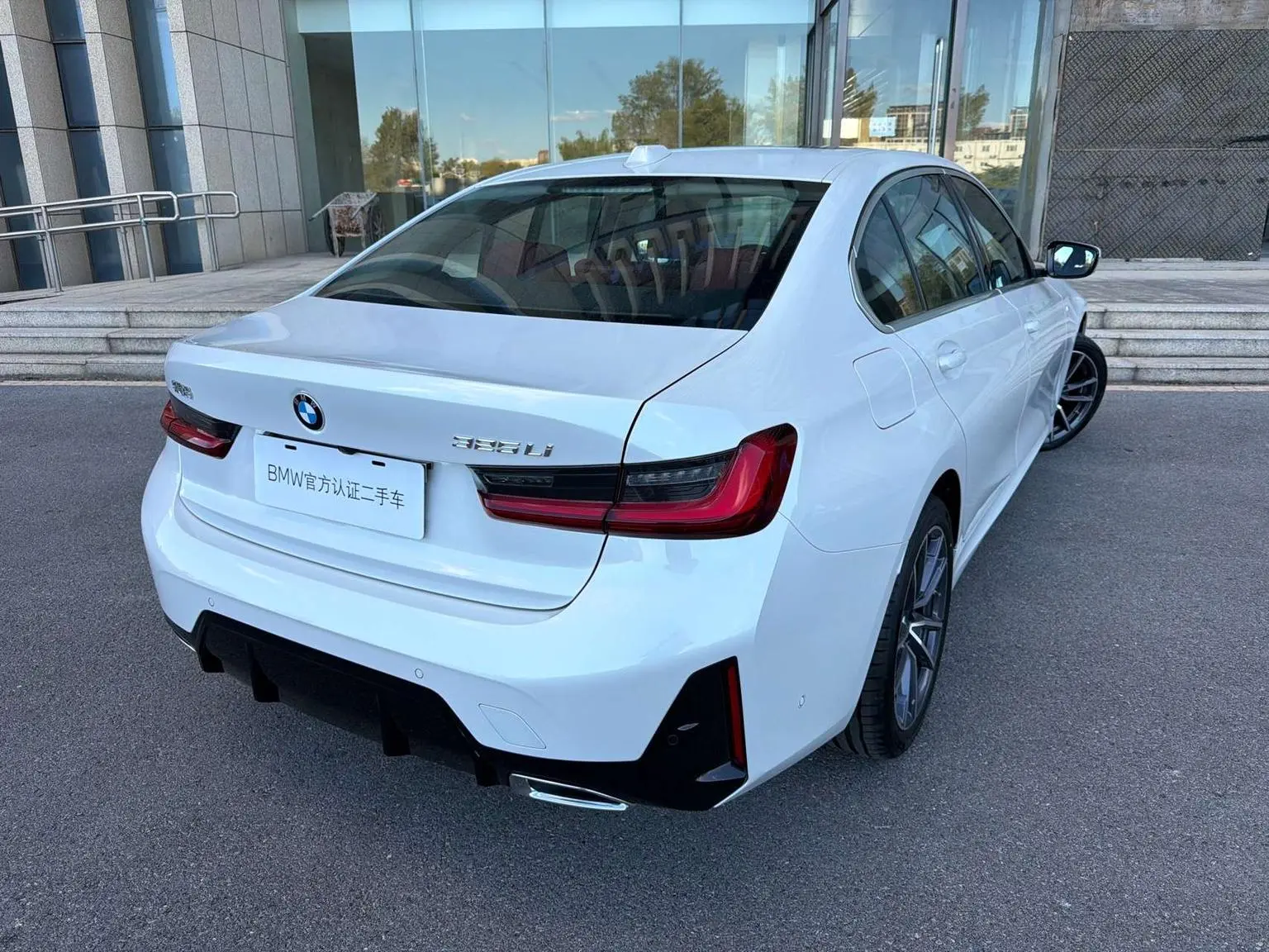 BMW 3 Series 2026 325Li M Sport Package
