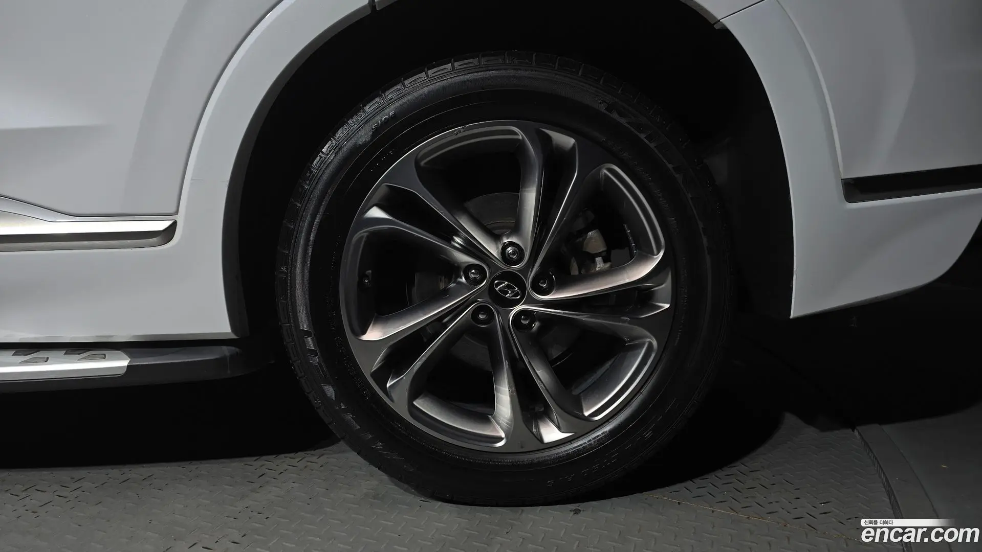 Hyundai Santafe Gasoline 2.0T 2WD