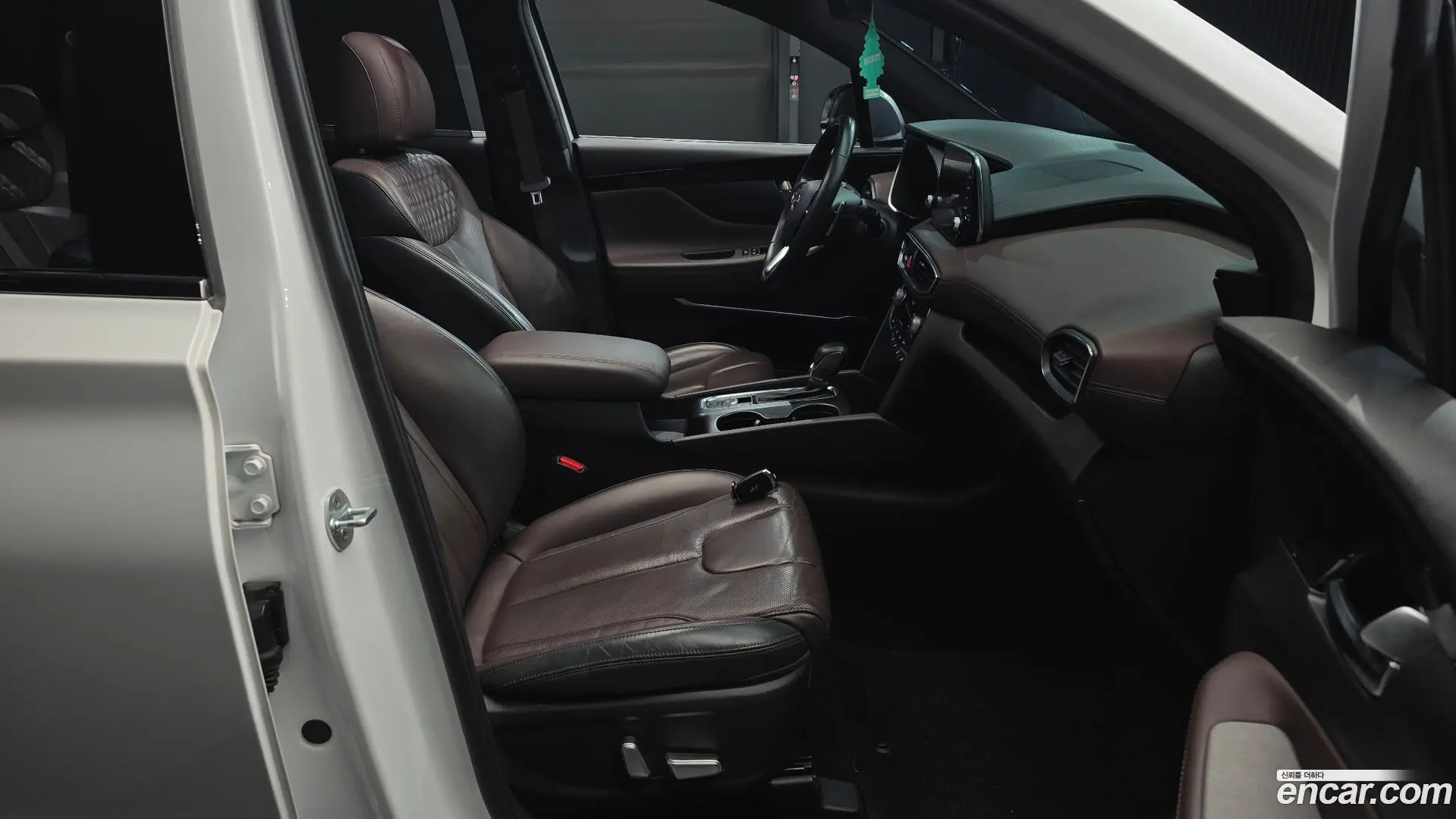 Hyundai Santafe Gasoline 2.0T 2WD