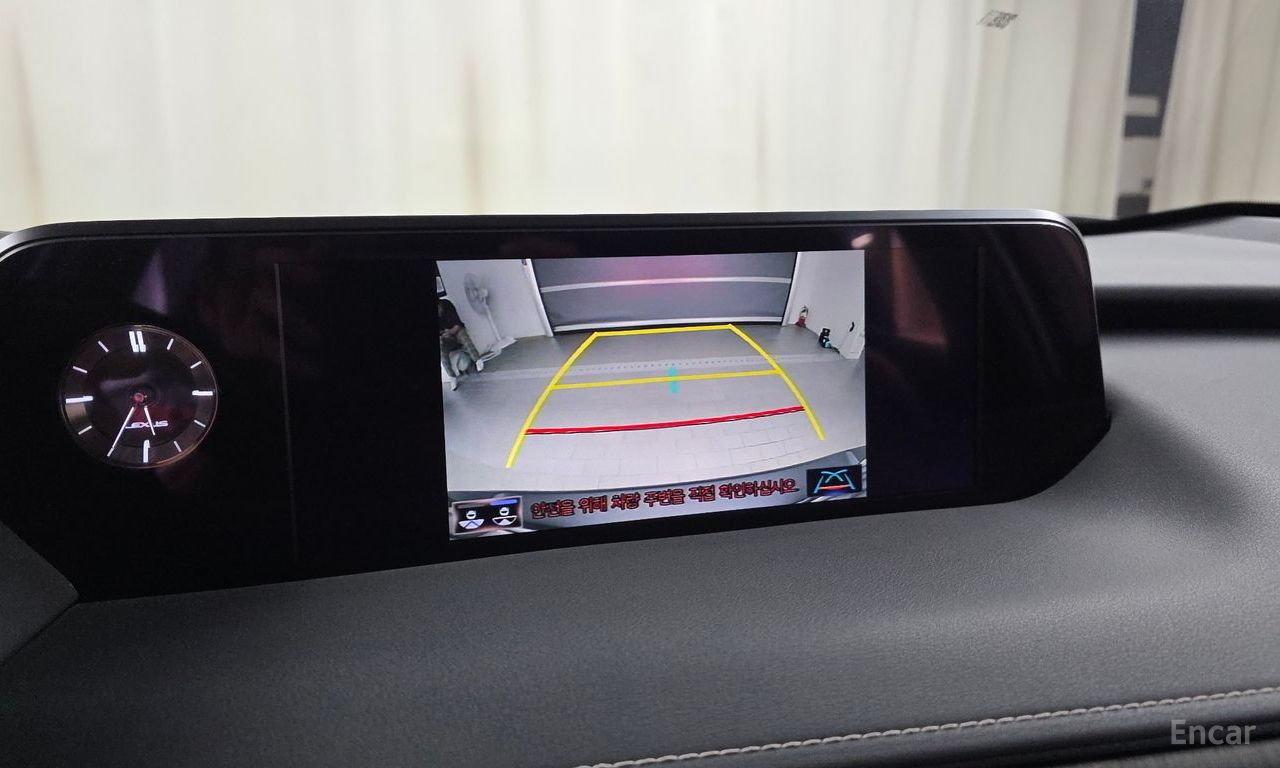 Lexus UX250h 2.0 AWD 2019