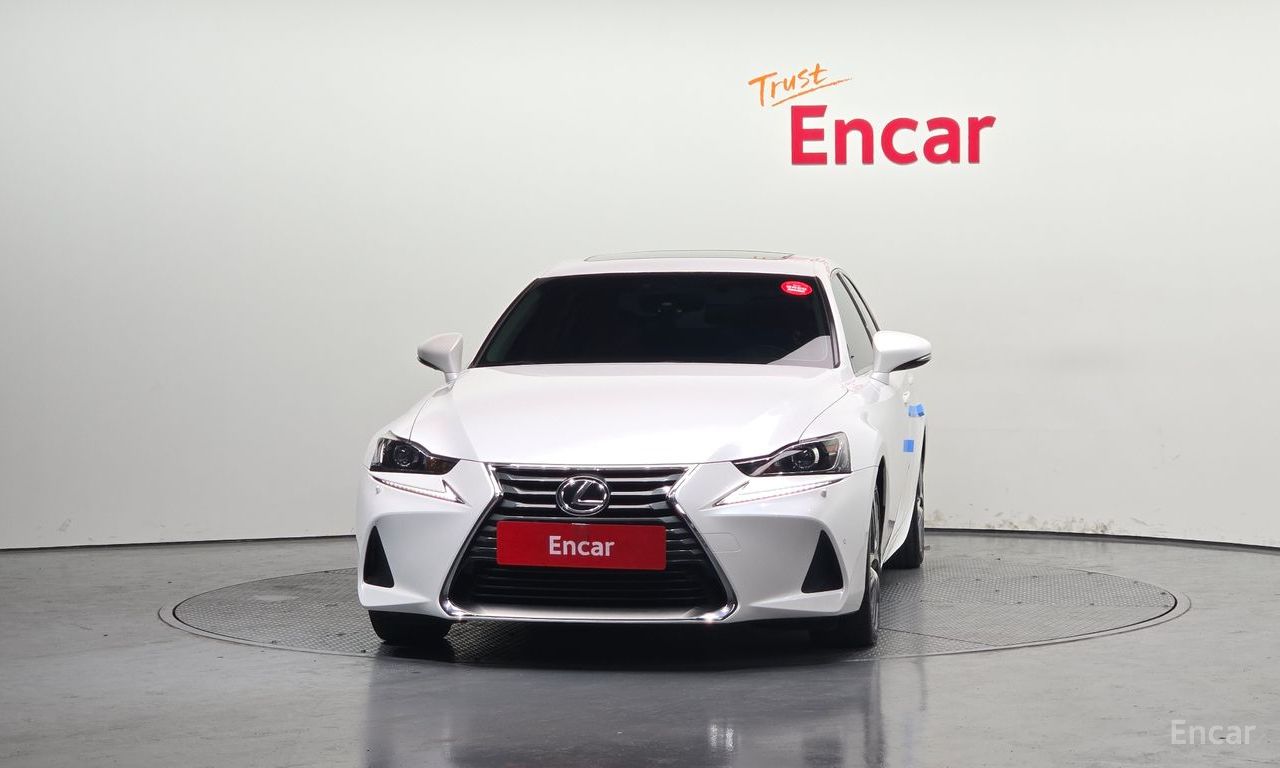 Lexus New IS200t Supreme 2017