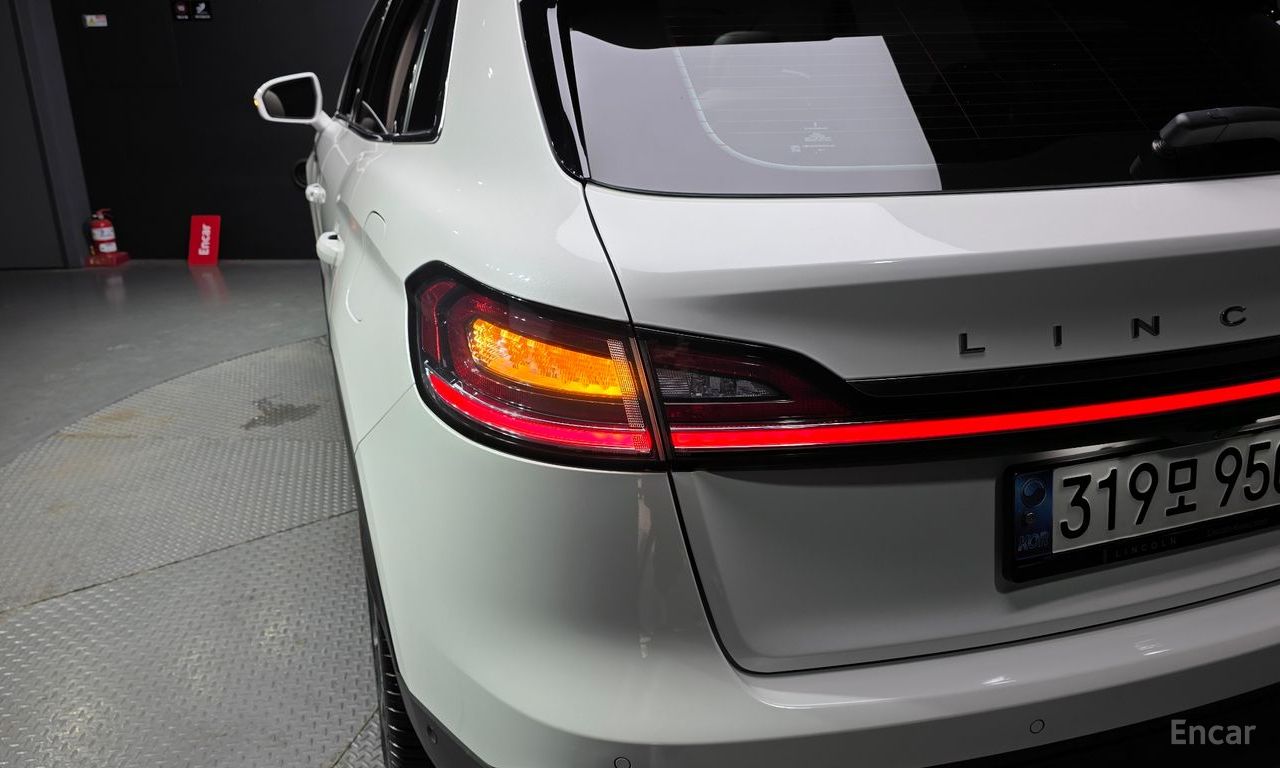 Lincoln Nautilus 1st generation 2.7 202A AWD 2022